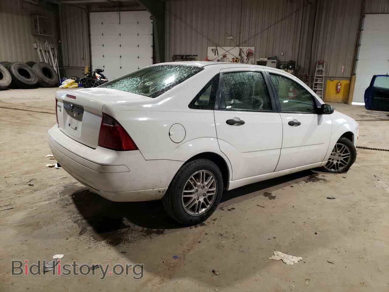 2007 FORD FOCUS - VIN: 1FAHP34N47W333370 - Фото 3