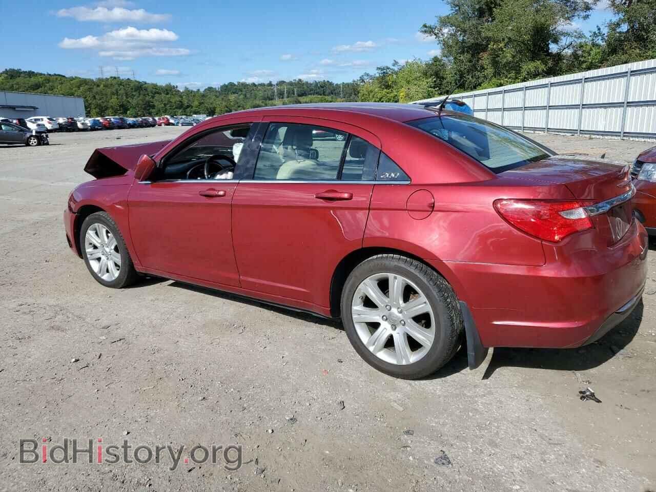 2012 CHRYSLER 200 - VIN: 1C3CCBBG8CN107531 - Фото 2