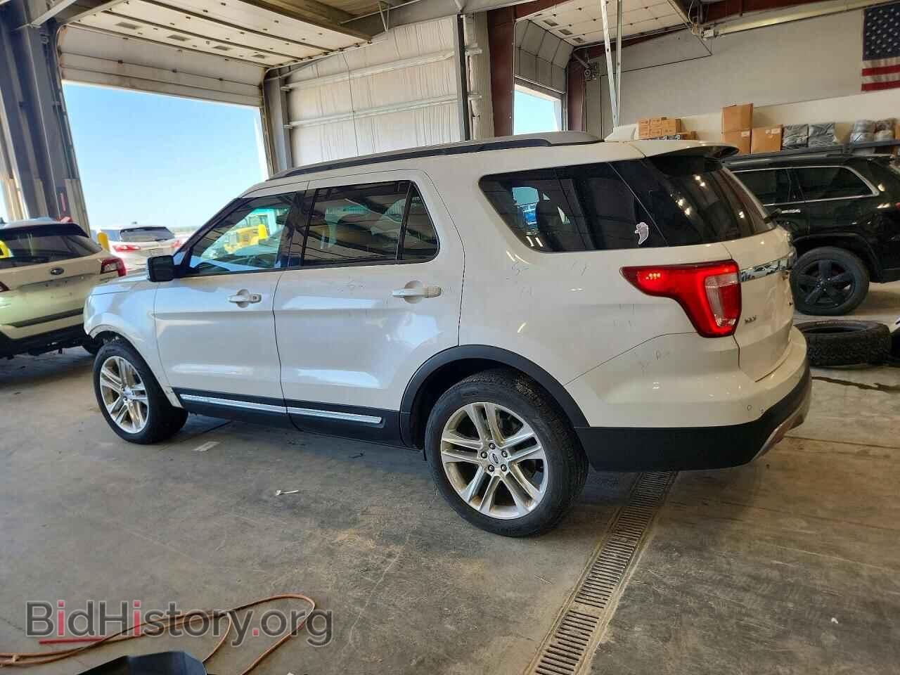 2017 FORD EXPLORER - VIN: 1FM5K7D82HGB90424 - Фото 2