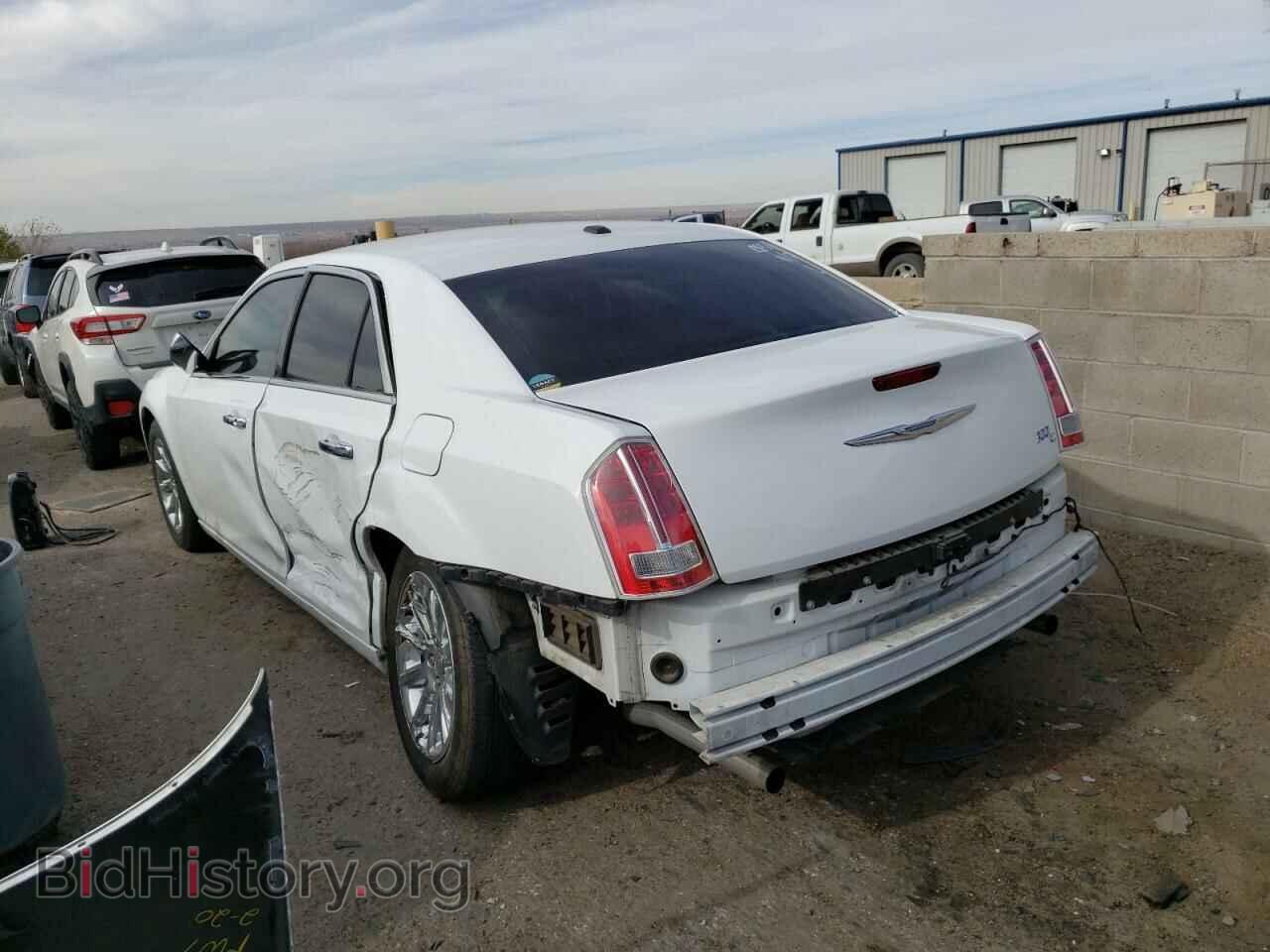 2014 CHRYSLER 300 - VIN: 2C3CCAET1EH169769 - Фото 2
