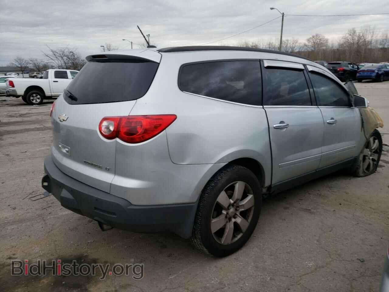 2012 CHEVROLET TRAVERSE - VIN: 1GNKVLED7CJ241762 - Фото 3