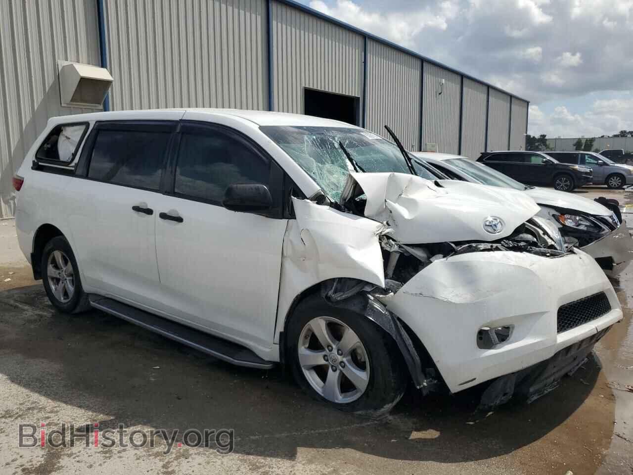 2017 TOYOTA All Models - VIN: 5TDZZ3DC2HS891632 - Фото 4