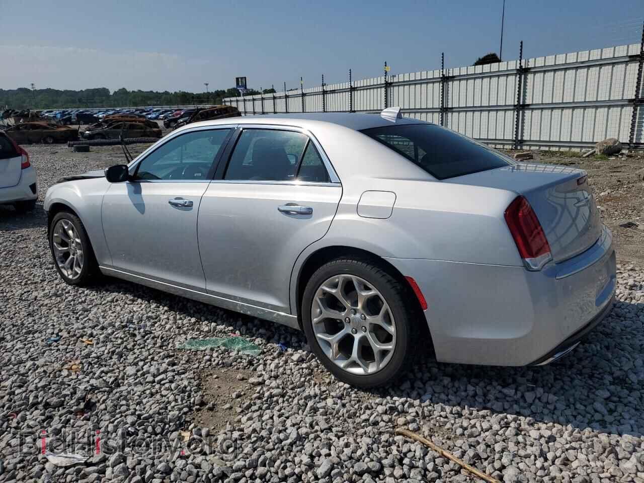 2019 CHRYSLER 300 - VIN: 2C3CCAPT5KH701551 - Фото 2