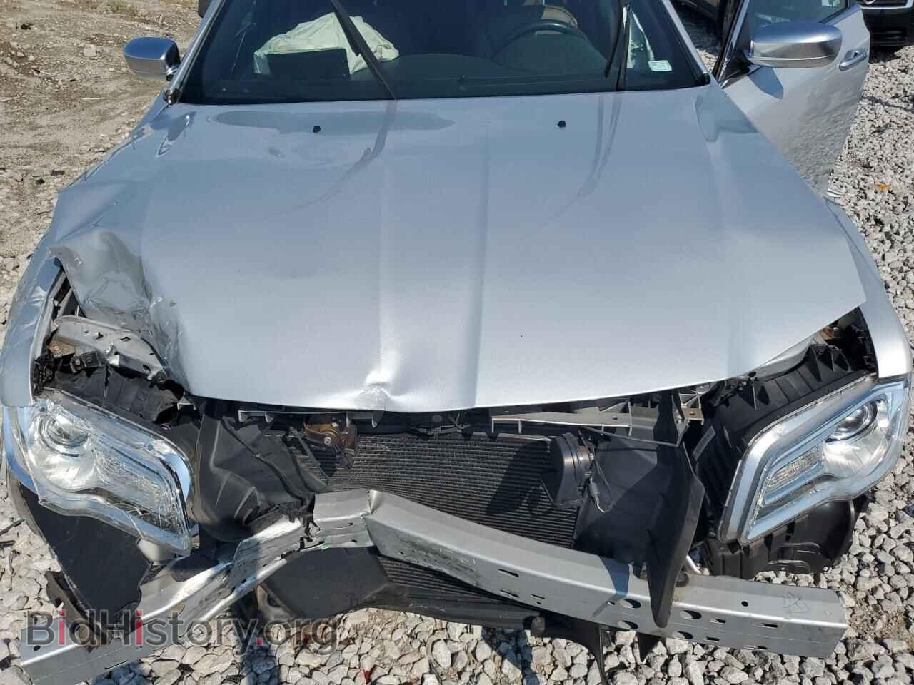 2019 CHRYSLER 300 - VIN: 2C3CCAPT5KH701551 - Фото 11