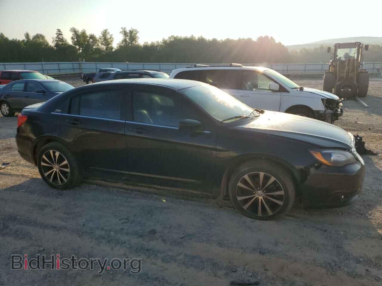 2013 CHRYSLER 200 - VIN: 1C3CCBCGXDN526190 - Фото 4