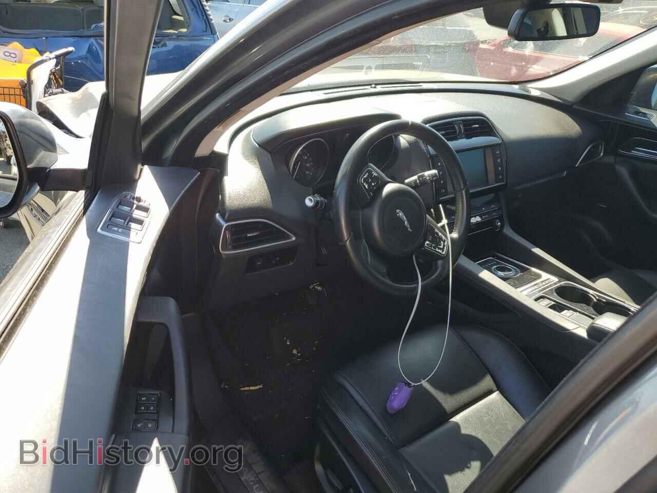 2017 JAGUAR F-PACE - VIN: SADCJ2BV4HA496803 - Фото 8