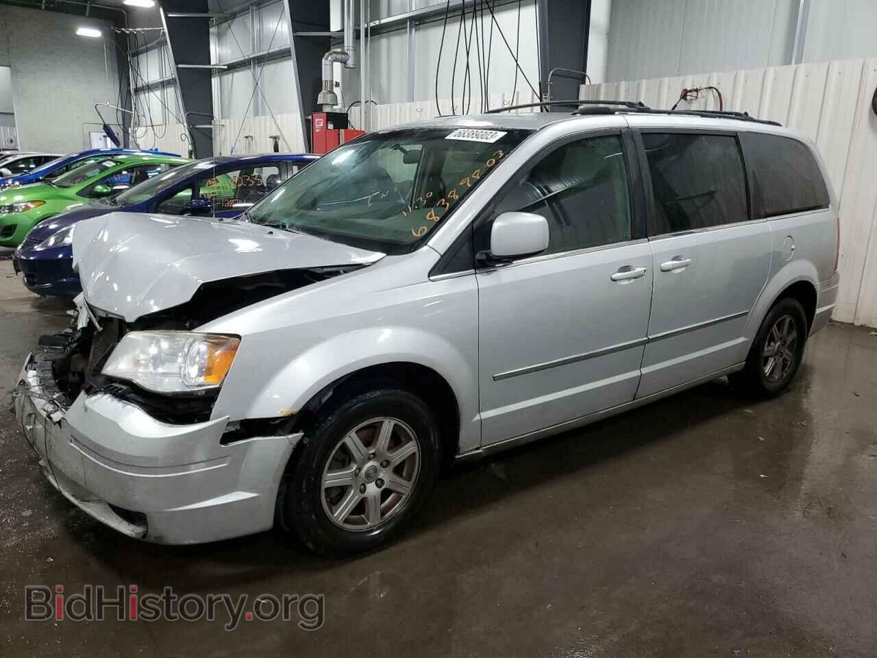 Photo 2A4RR5D10AR249459 - CHRYSLER MINIVAN 2010