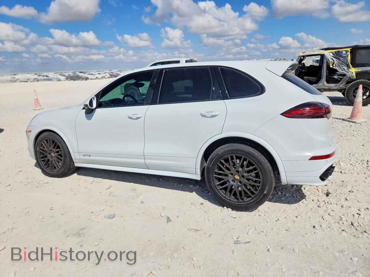 2016 PORSCHE CAYENNE - VIN: WP1AD2A26GLA79489 - Photo 2
