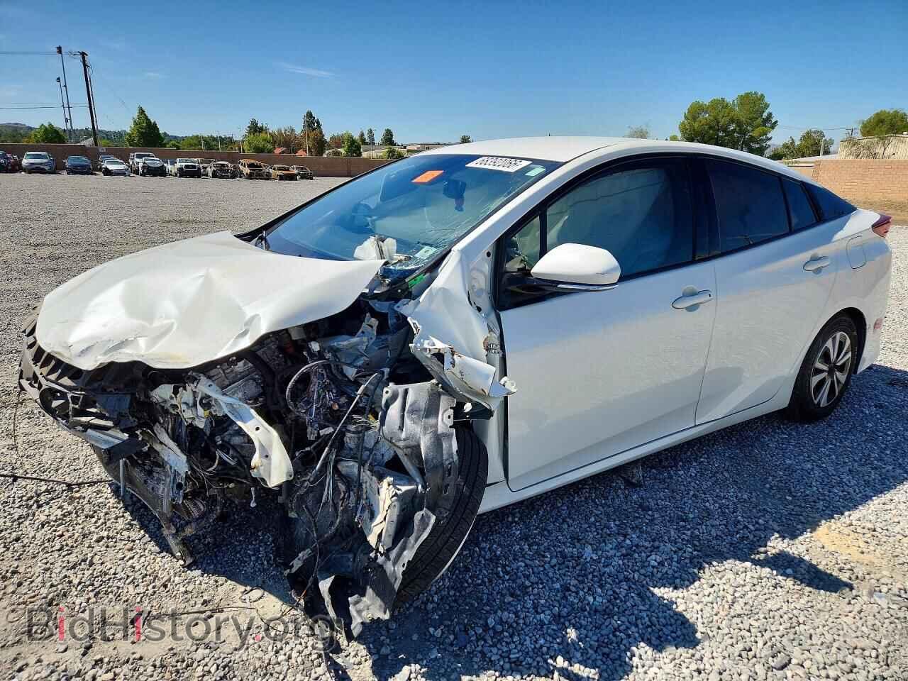 Фотография JTDKARFP2H3061925 - TOYOTA PRIUS 2017