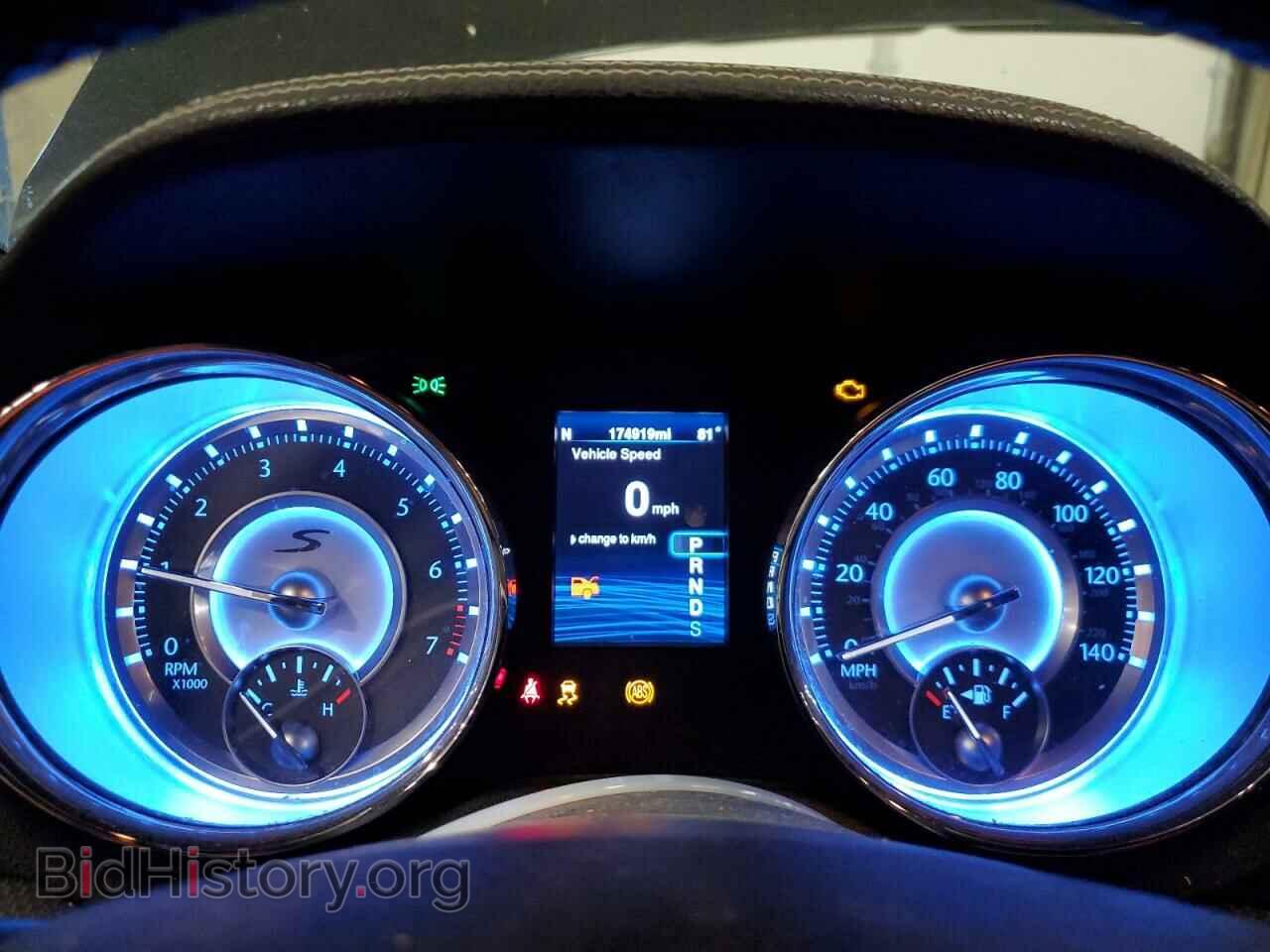 2014 CHRYSLER 300 - VIN: 2C3CCABG6EH330995 - Фото 9