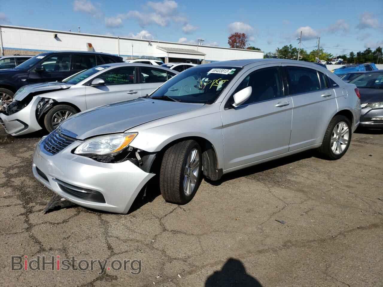 Photo 1C3BC1FB2BN613570 - CHRYSLER 200 2011