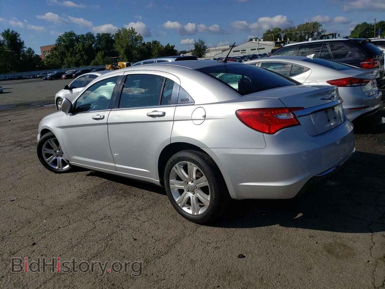 2011 CHRYSLER 200 - VIN: 1C3BC1FB2BN613570 - Фото 2