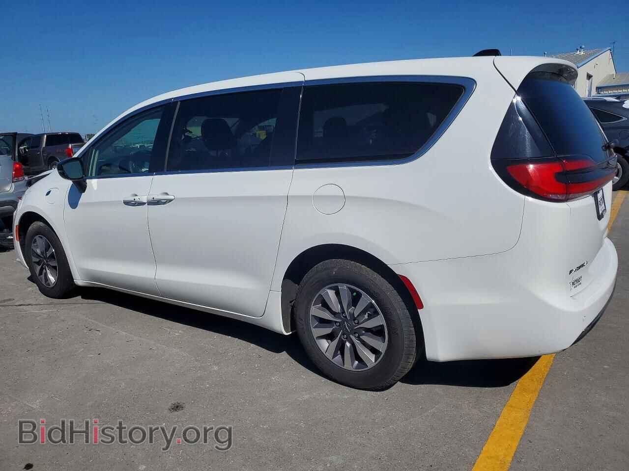 2024 CHRYSLER PACIFICA - VIN: 2C4RC1S72RR118178 - Photo 2
