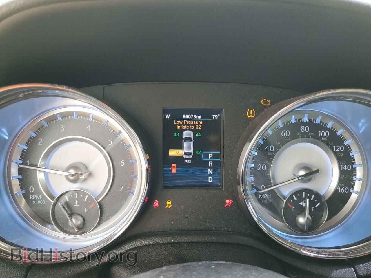 2014 CHRYSLER 300 - VIN: 2C3CCAET1EH382866 - Фото 9