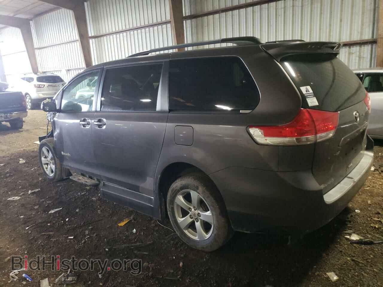 2012 TOYOTA SIENNA - VIN: 5TDKK3DC2CS204471 - Фото 2