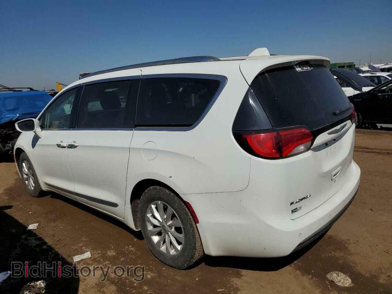 2018 CHRYSLER PACIFICA - VIN: 2C4RC1BG1JR141861 - Фото 2