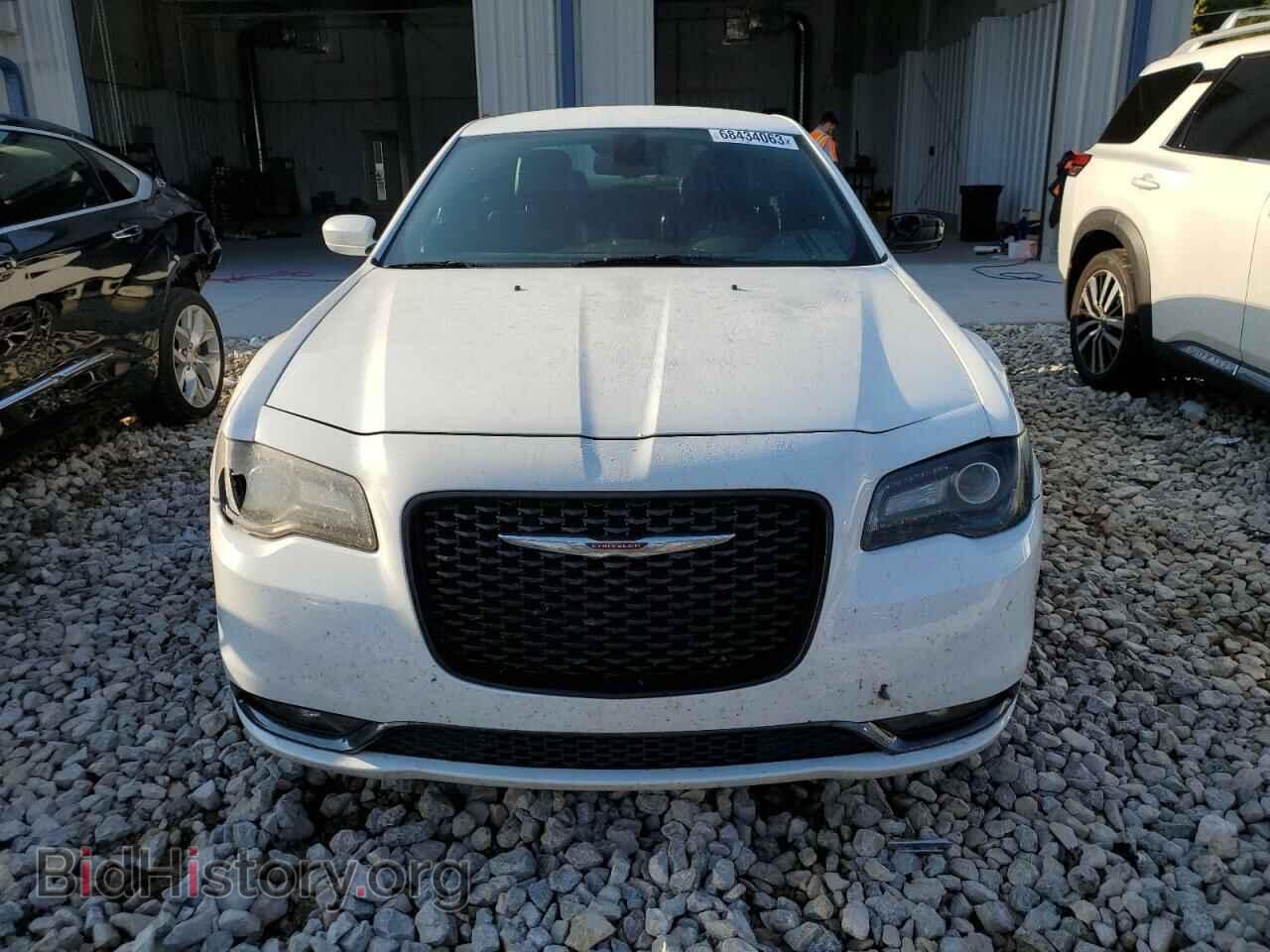 2016 CHRYSLER 300 - VIN: 2C3CCABG4GH310943 - Фото 5
