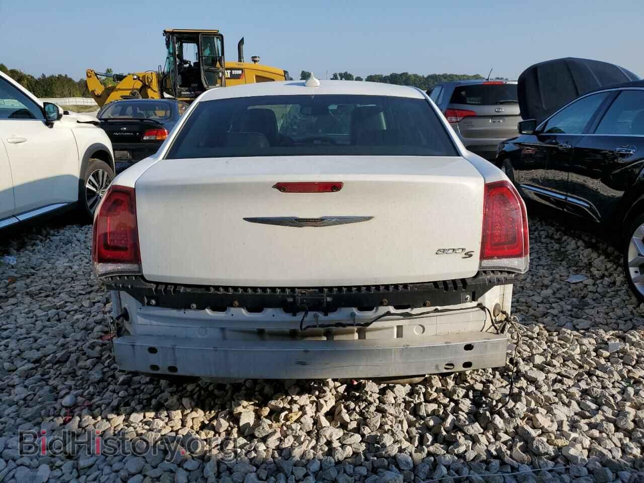 2016 CHRYSLER 300 - VIN: 2C3CCABG4GH310943 - Фото 6