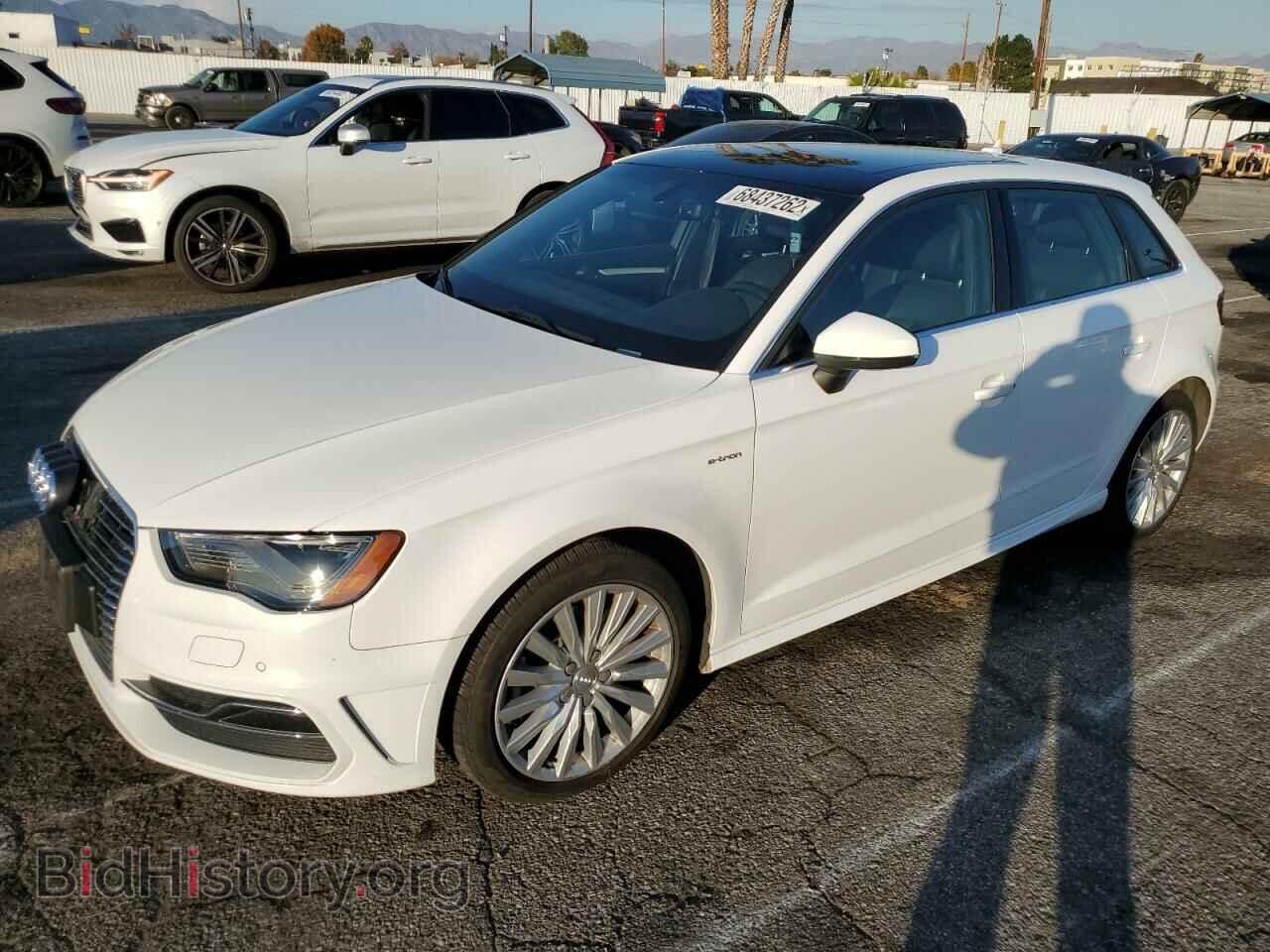 Фотография WAUTPBFFXGA107624 - AUDI A3 2016