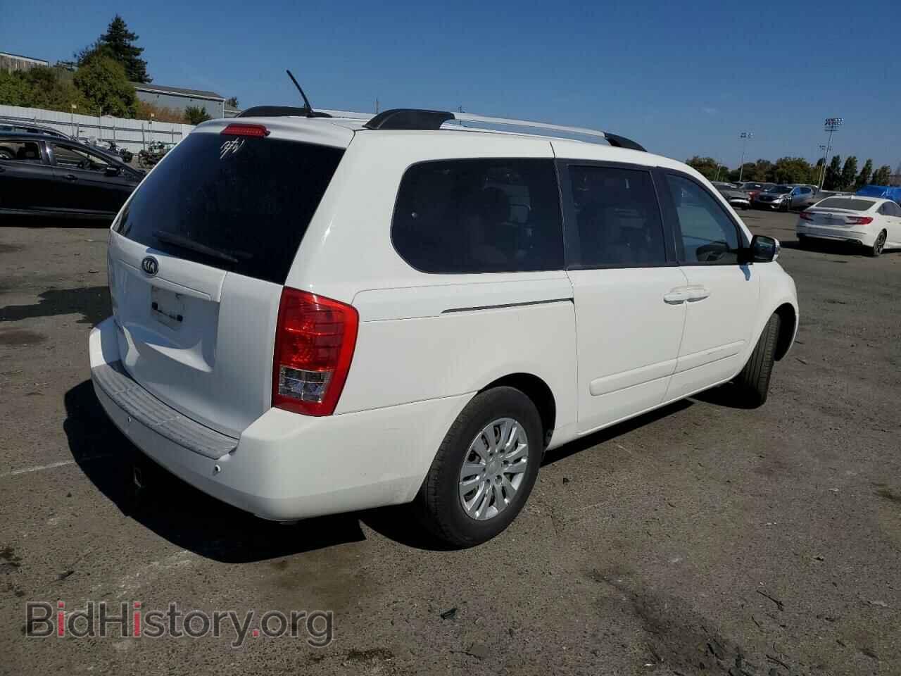 2011 KIA All Models - VIN: KNDMG4C70B6411587 - Фото 3