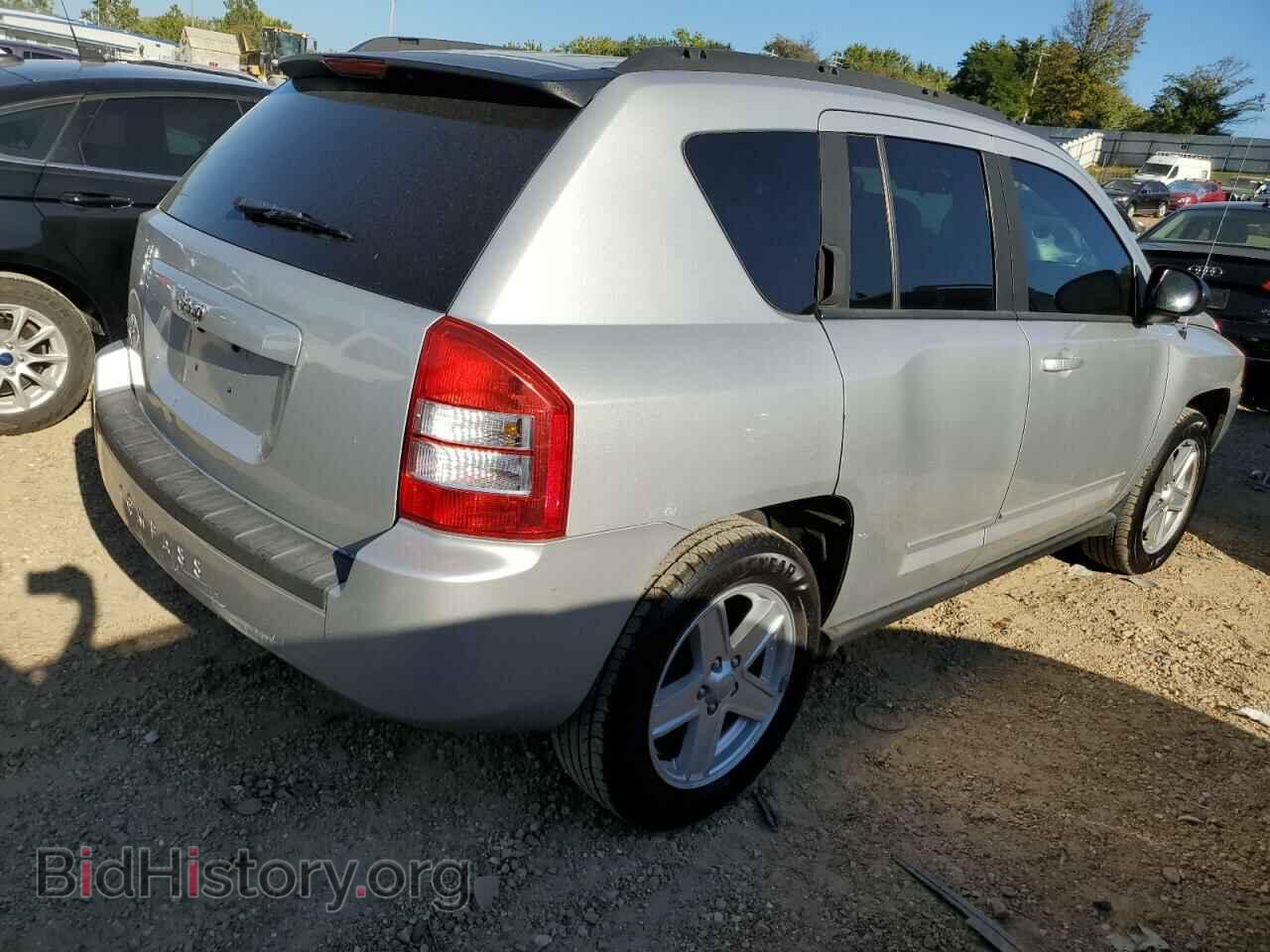 2010 JEEP COMPASS - VIN: 1J4NF4FB2AD501755 - Фото 3