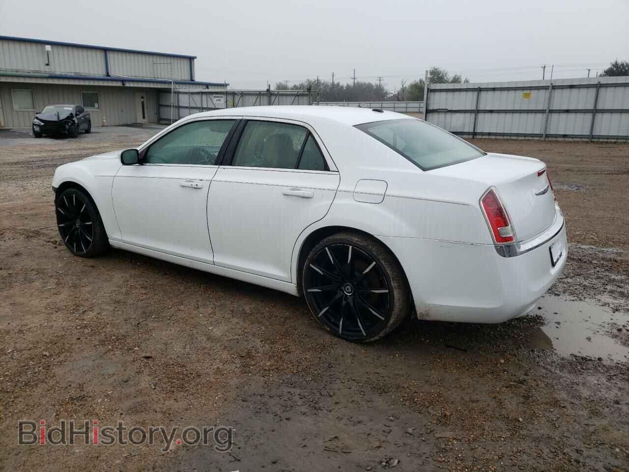 2013 CHRYSLER 300 - VIN: 2C3CCAAG5DH626462 - Фото 2