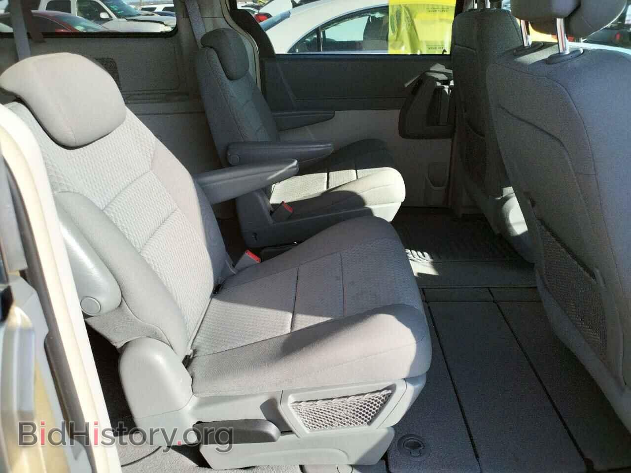 2010 CHRYSLER MINIVAN - VIN: 2A4RR2D10AR391714 - Фото 6