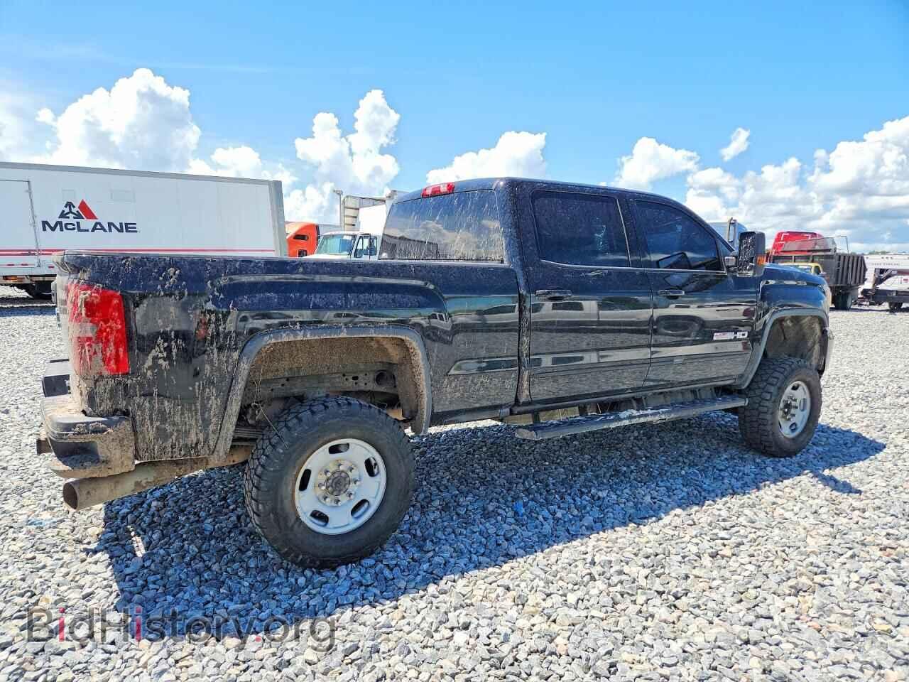 2018 GMC SIERRA - VIN: 1GT12TEYXJF226477 - Photo 3
