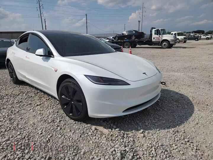 2026 TESLA MODEL 3 - VIN: 5YJ3E1EAXTF215638 - Фото 13