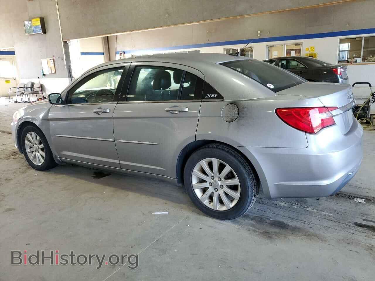 2013 CHRYSLER 200 - VIN: 1C3CCBBB8DN732842 - Фото 2