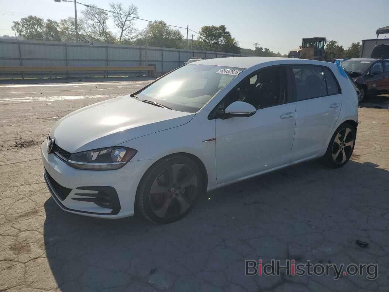 Photo 3VW5T7AU0KM015604 - VOLKSWAGEN GTI 2019