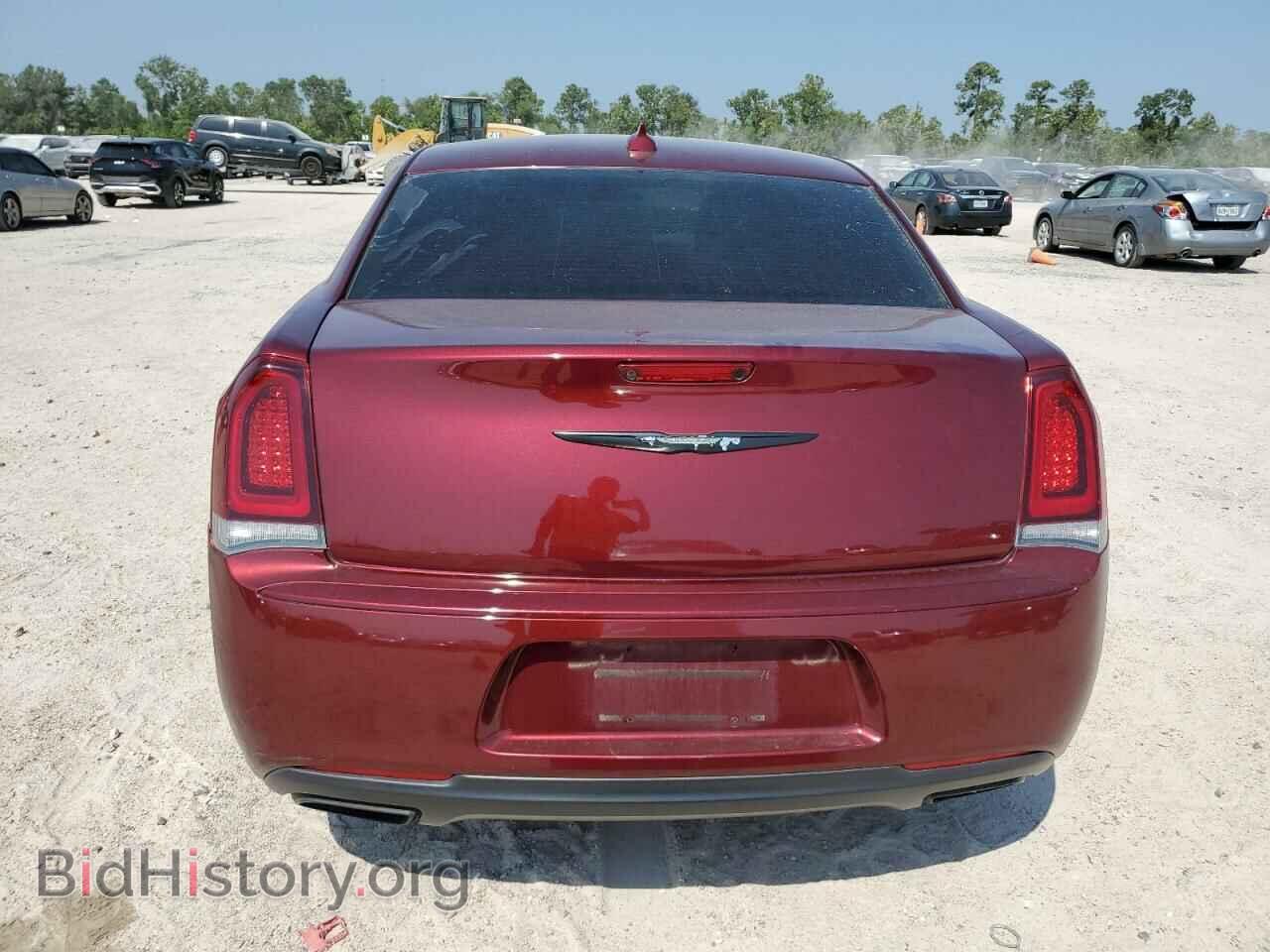 2019 CHRYSLER 300 - VIN: 2C3CCAAG5KH614406 - Фото 6