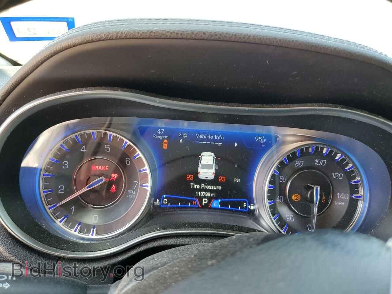 2019 CHRYSLER 300 - VIN: 2C3CCAAG5KH614406 - Фото 9