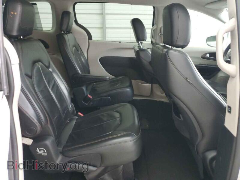 2017 Chrysler PACIFICA (VIN 2C4RC1BG3HR621605) — photo 11 of 13