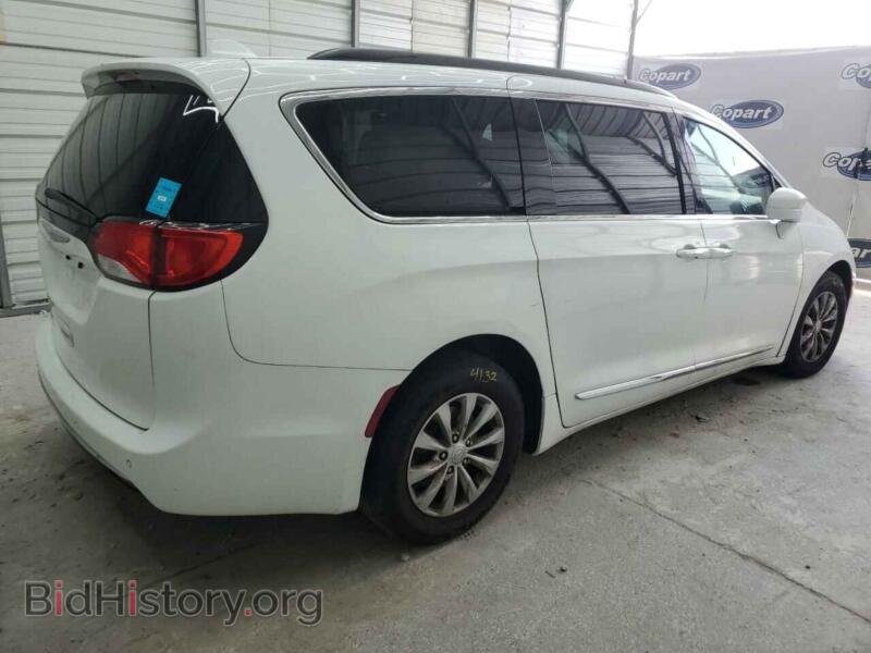 2017 Chrysler PACIFICA (VIN 2C4RC1BG3HR621605) — photo 3 of 13