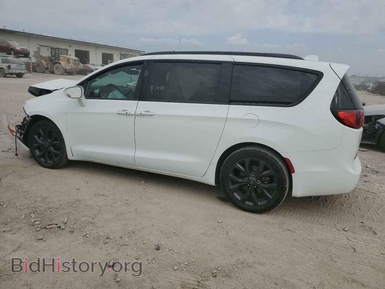 2019 CHRYSLER PACIFICA - VIN: 2C4RC1BG9KR609756 - Фото 2
