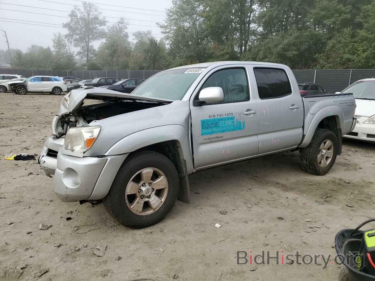 Photo 3TMLU4EN1BM064495 - TOYOTA TACOMA 2011