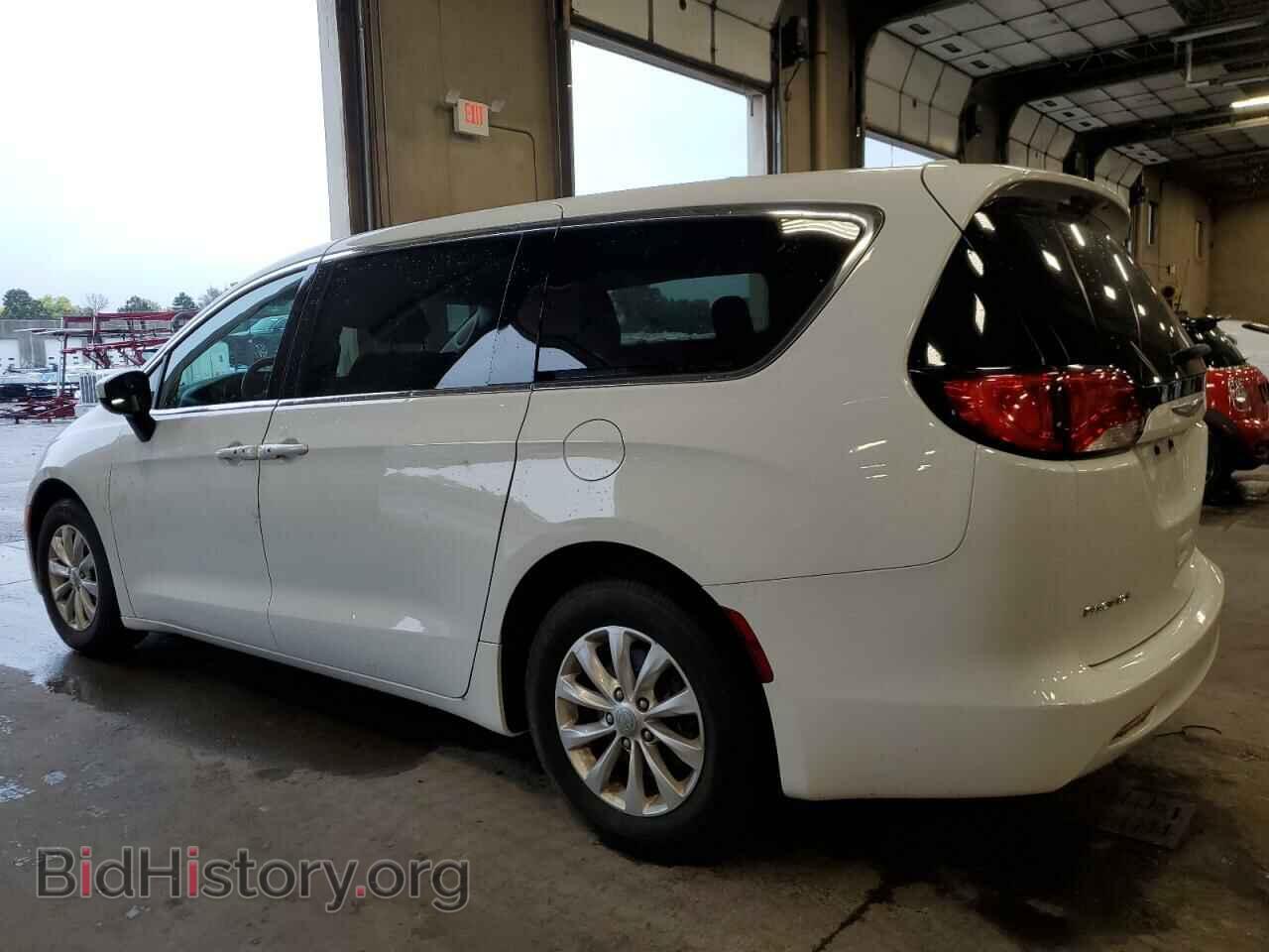 2017 CHRYSLER PACIFICA - VIN: 2C4RC1DG0HR518221 - Фото 2