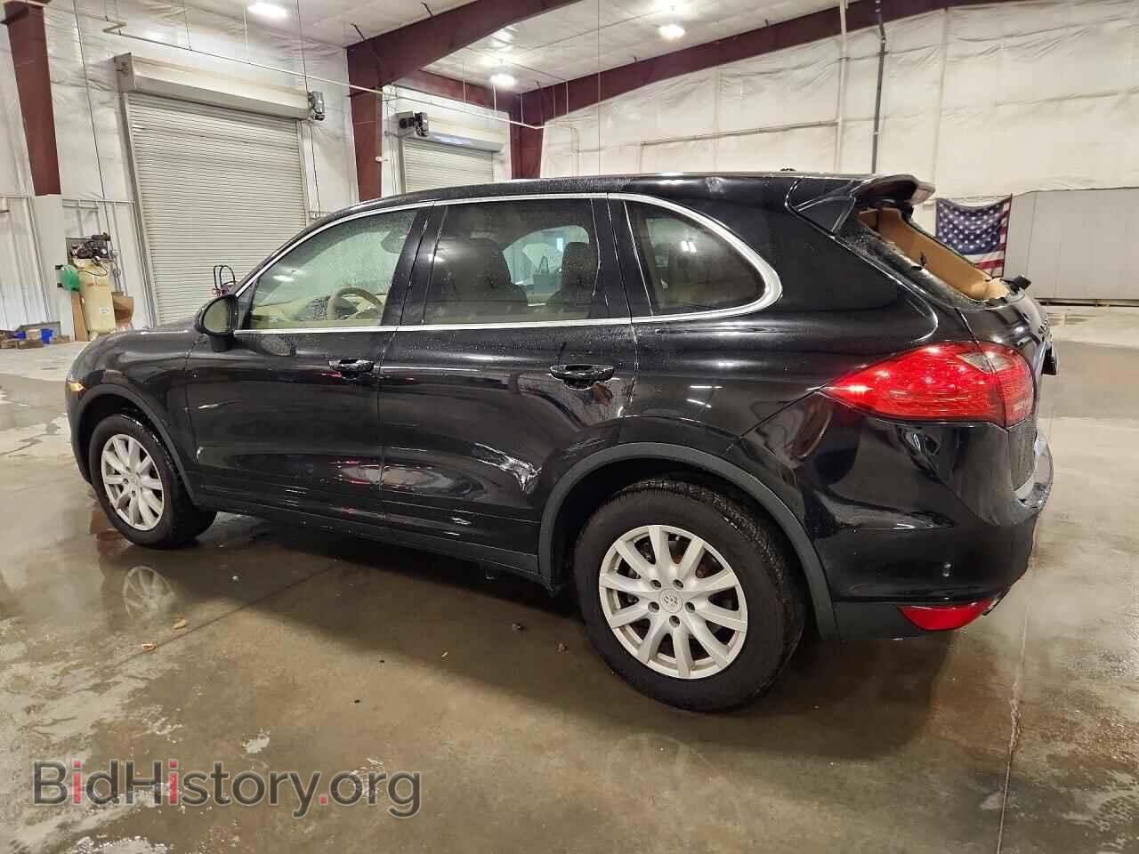2011 PORSCHE CAYENNE - VIN: WP1AA2A28BLA10465 - Photo 2
