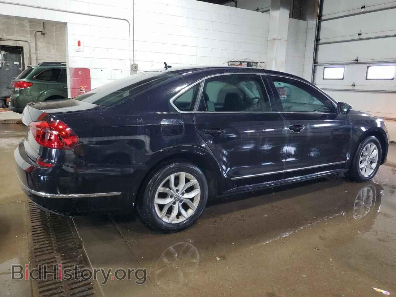2017 VOLKSWAGEN PASSAT - VIN: 1VWAT7A34HC018599 - Фото 3