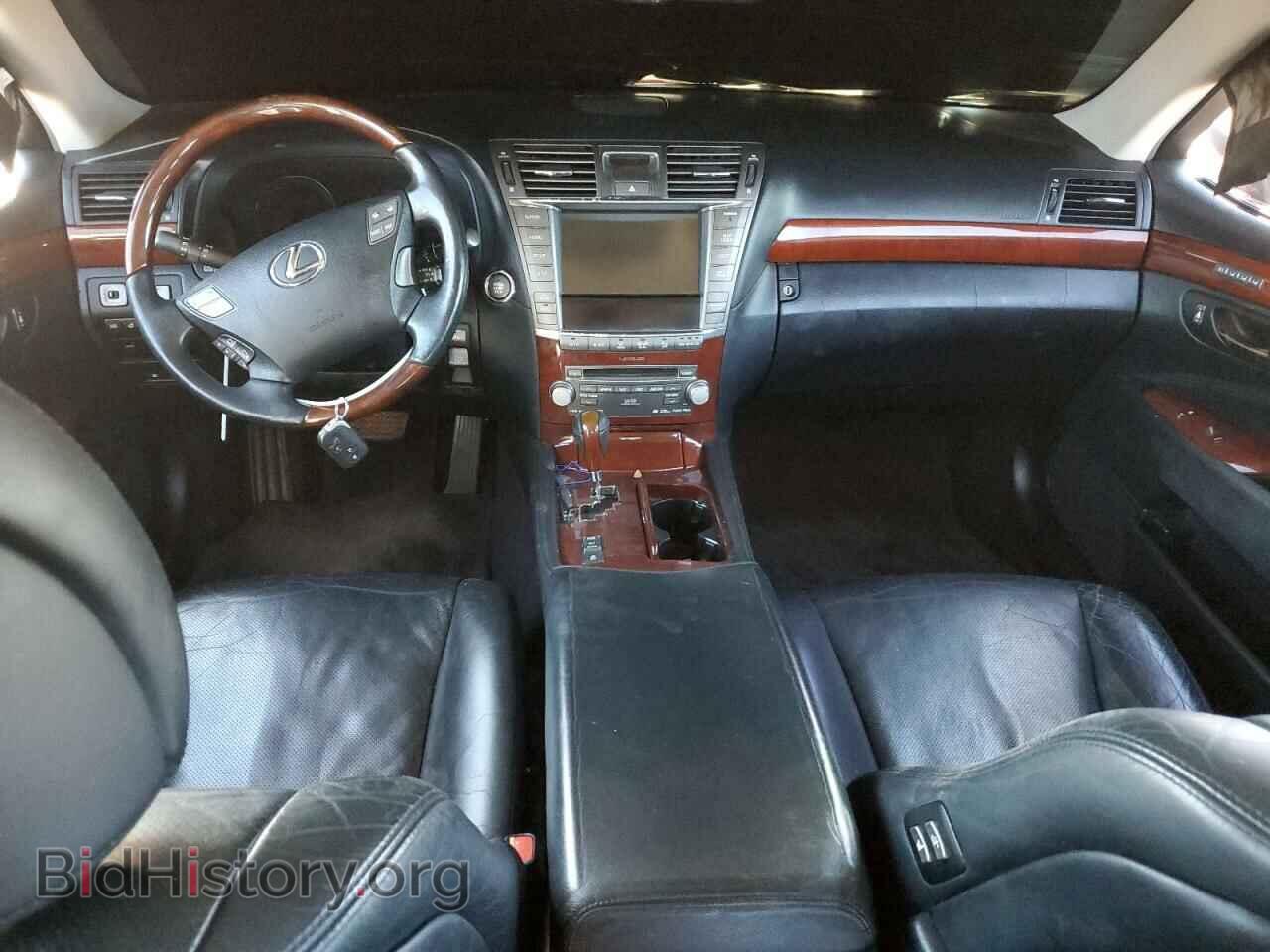 2011 LEXUS LS460 - VIN: JTHBL5EF2B5102012 - Photo 8