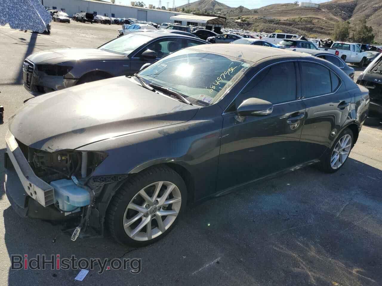 Photo JTHCF5C21B5045667 - LEXUS IS 2011