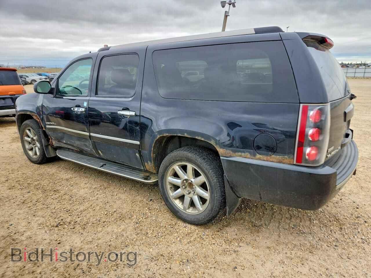 2011 GMC YUKON - VIN: 1GKS2MEF6BR210922 - Photo 2