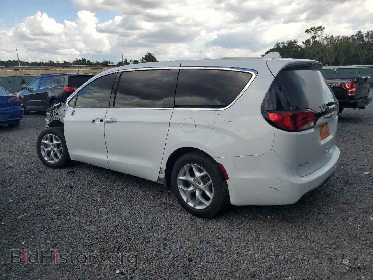 2018 CHRYSLER PACIFICA - VIN: 2C4RC1FG5JR234568 - Фото 2