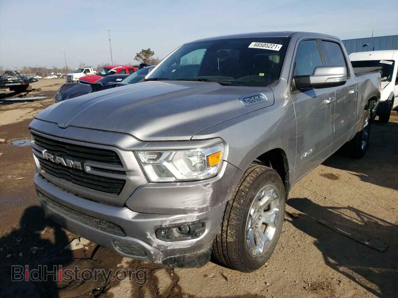 2020 RAM 1500 - VIN: 1C6SRFFT1LN216828 - Фото 2