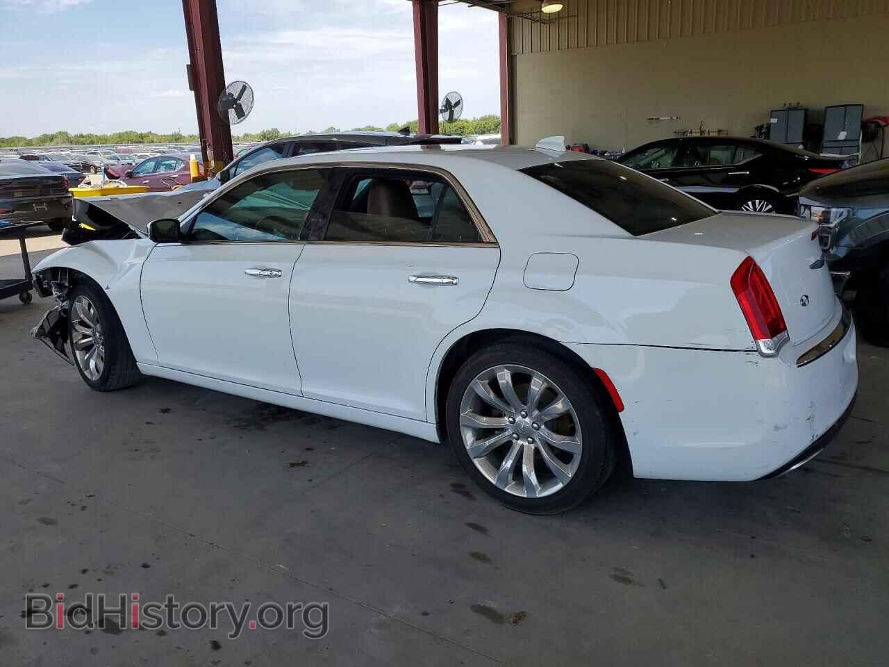 2019 CHRYSLER 300 - VIN: 2C3CCAEG6KH592748 - Photo 2