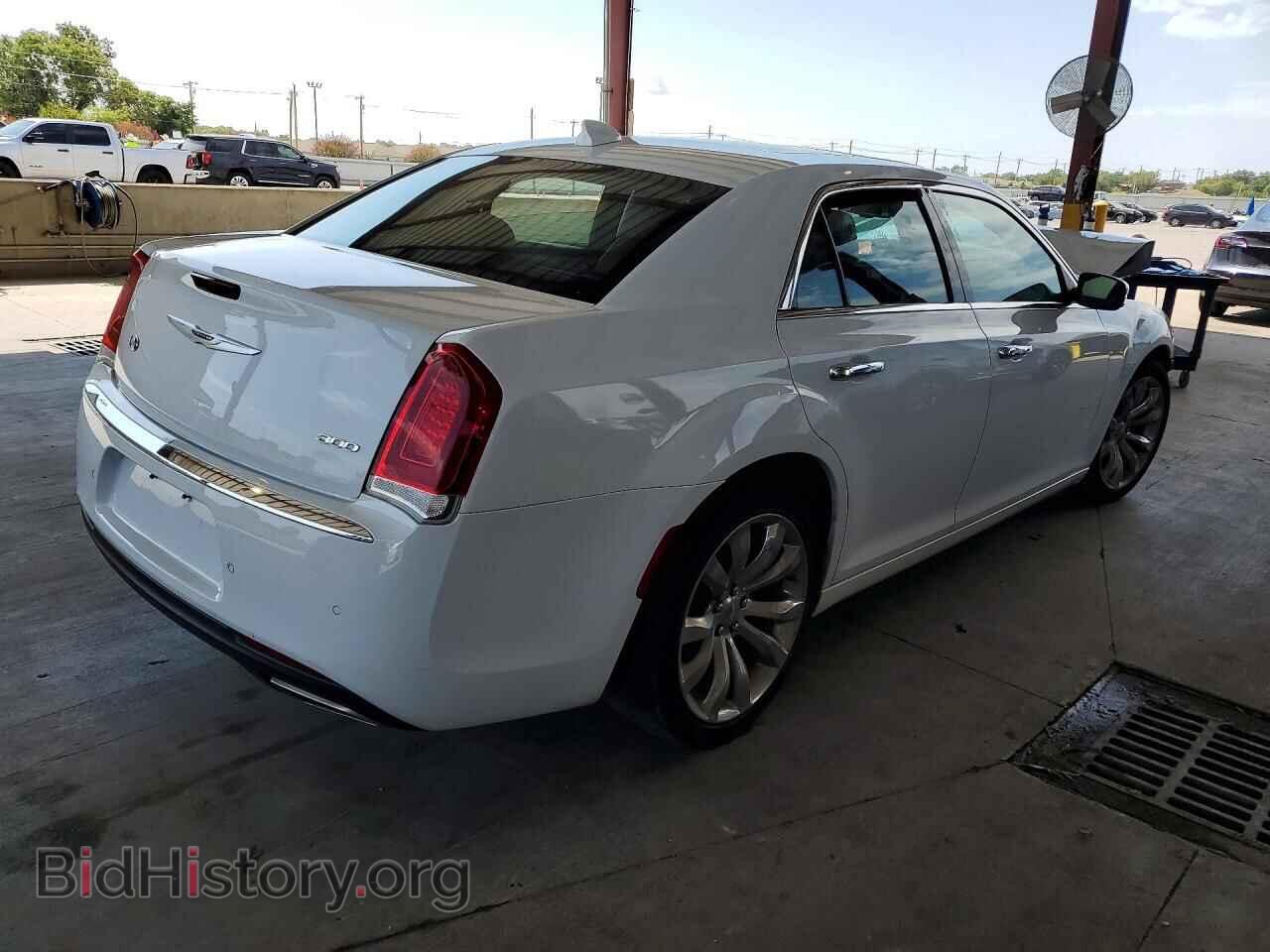 2019 CHRYSLER 300 - VIN: 2C3CCAEG6KH592748 - Photo 3