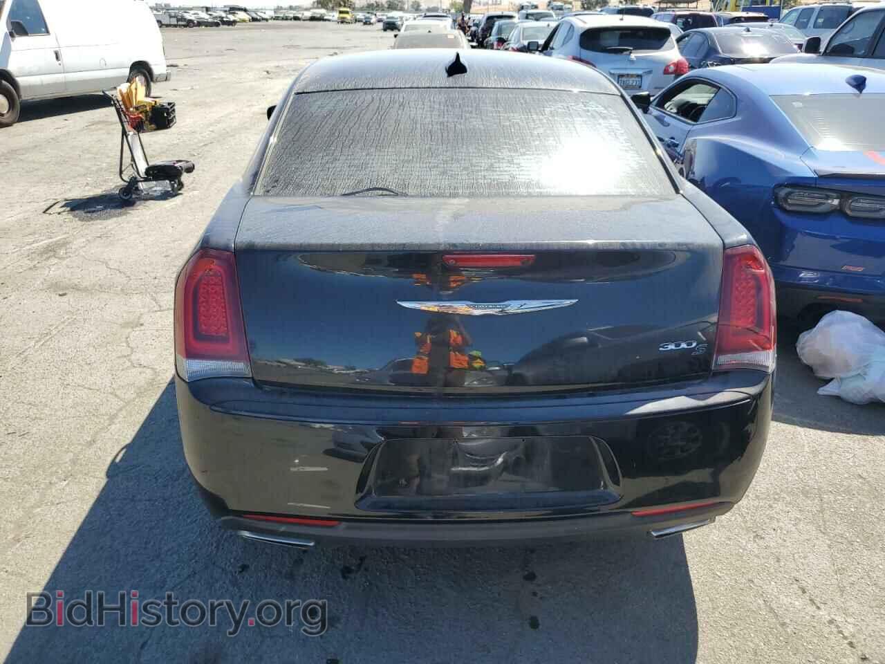 2016 CHRYSLER 300 - VIN: 2C3CCABG6GH233833 - Фото 6