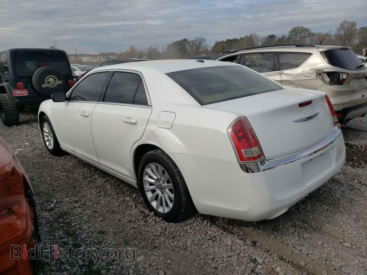 2013 CHRYSLER 300 - VIN: 2C3CCAAG8DH515095 - Фото 2
