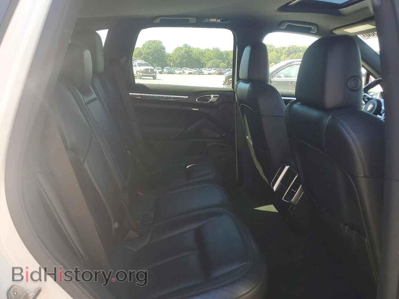 2017 PORSCHE CAYENNE - VIN: WP1AA2A24HKA82424 - Photo 11